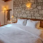 Alpen House & 4*