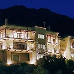 Alpen House &
