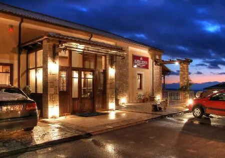 Hotel Alpen House & 4*