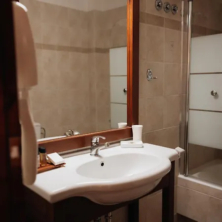 Alpen House & Hotel 4*
